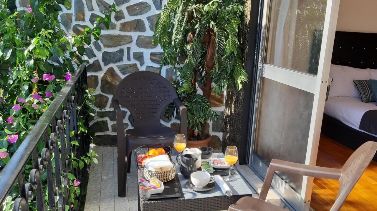 Colina Guesthouse - ブラガ エクステリア 写真